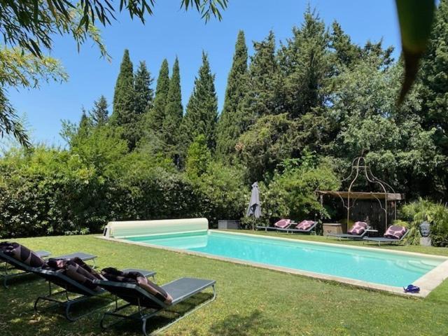 Mas La Pauline De Charme & Roulotte Holiday home Saint-Remy-de-Provence
