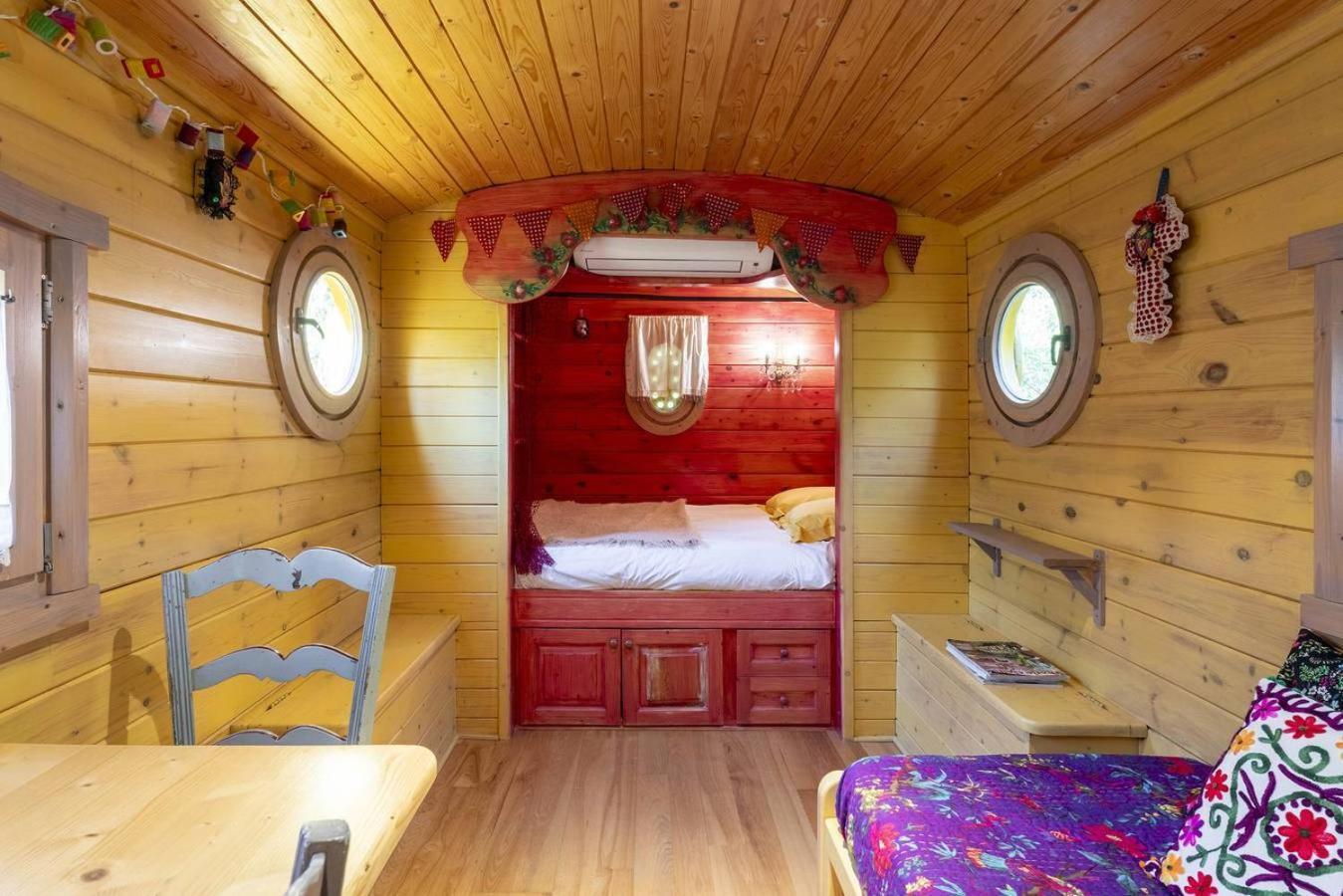Mas La Pauline De Charme & Roulotte Holiday home