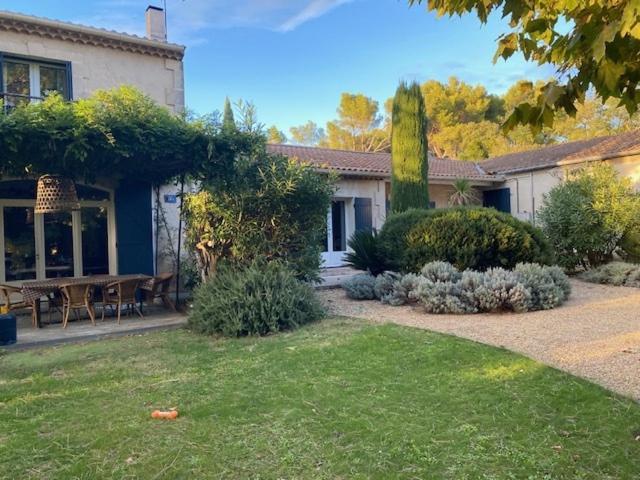 Mas La Pauline De Charme & Roulotte Holiday home Saint-Remy-de-Provence