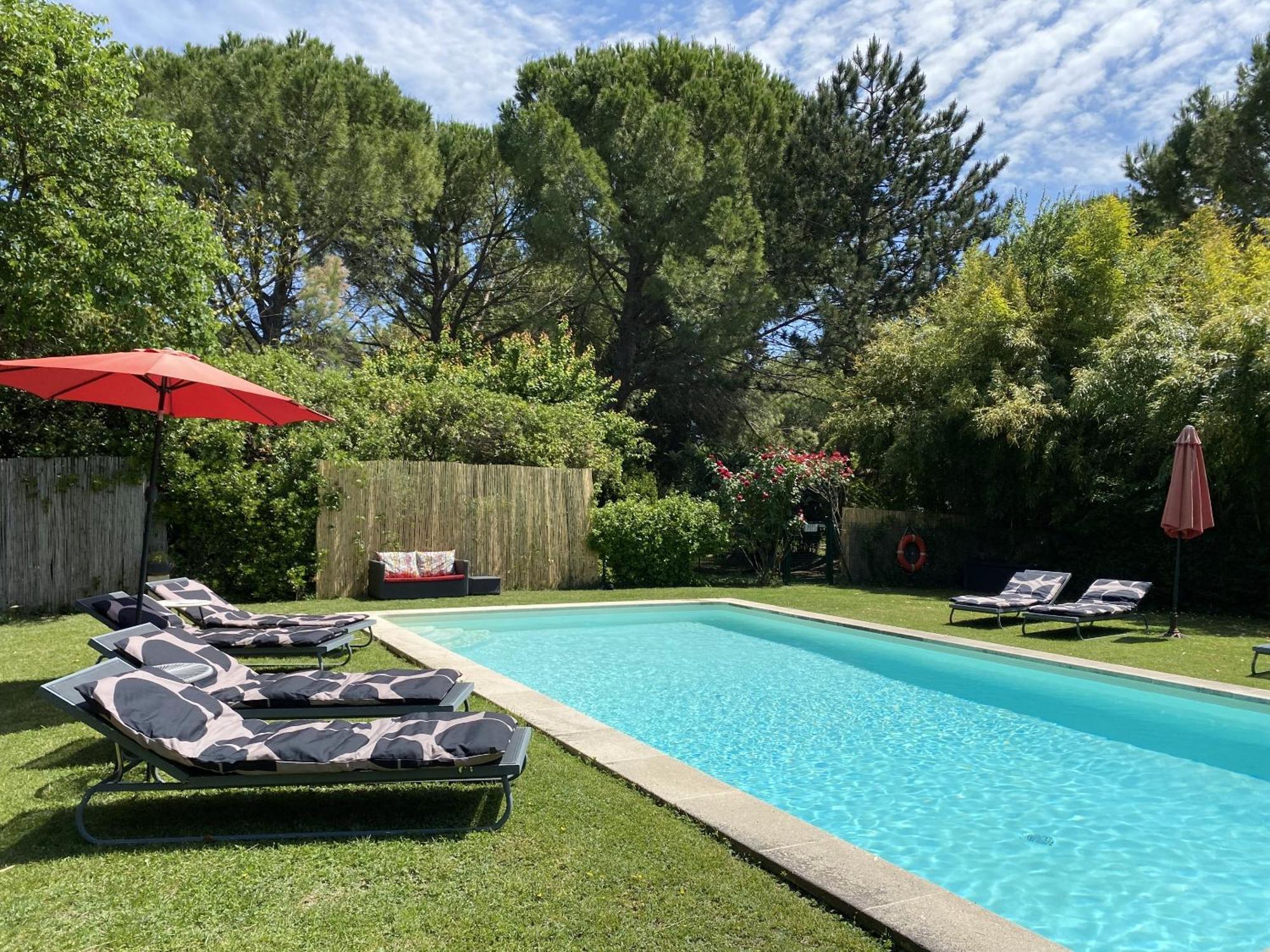 Mas La Pauline De Charme & Roulotte Holiday home